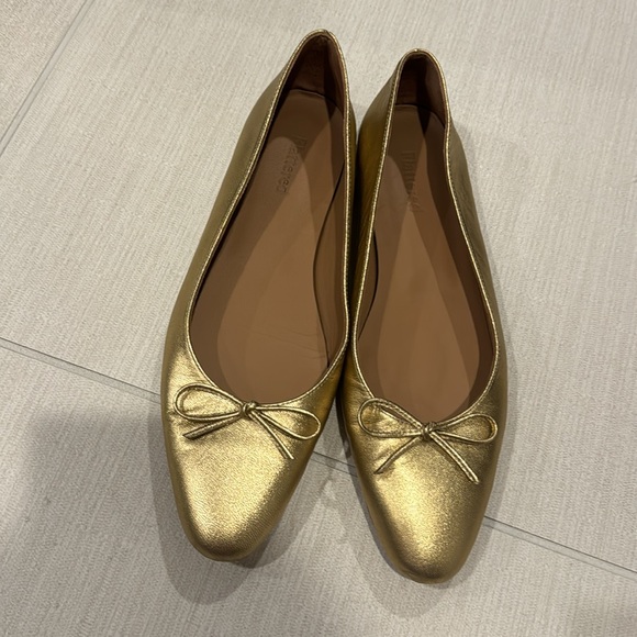 Bodil Flat in Gold
Great Condition! - Picture 5 of 8